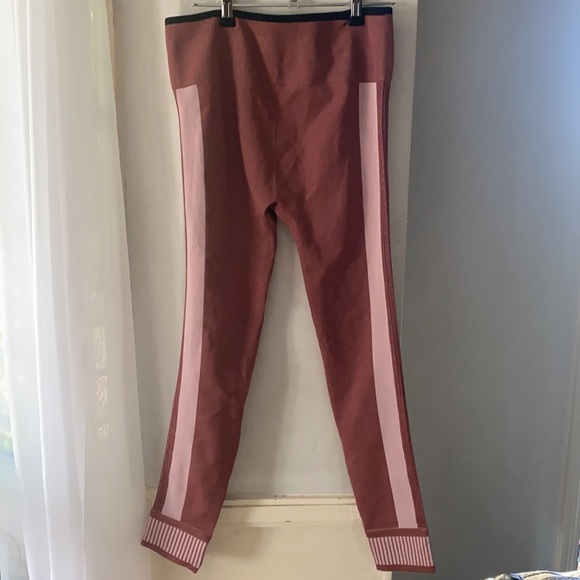 Fabletics High Waisted Seamless Legging - Picture 5 of 10